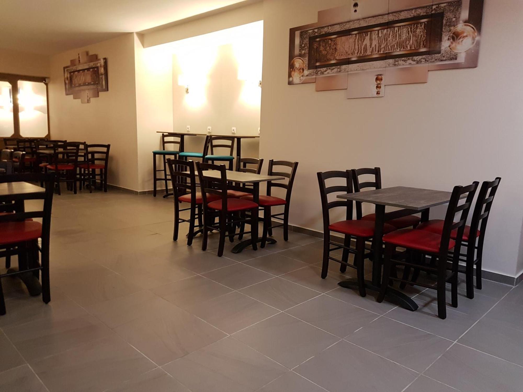 Nevers Hotel Eksteriør billede