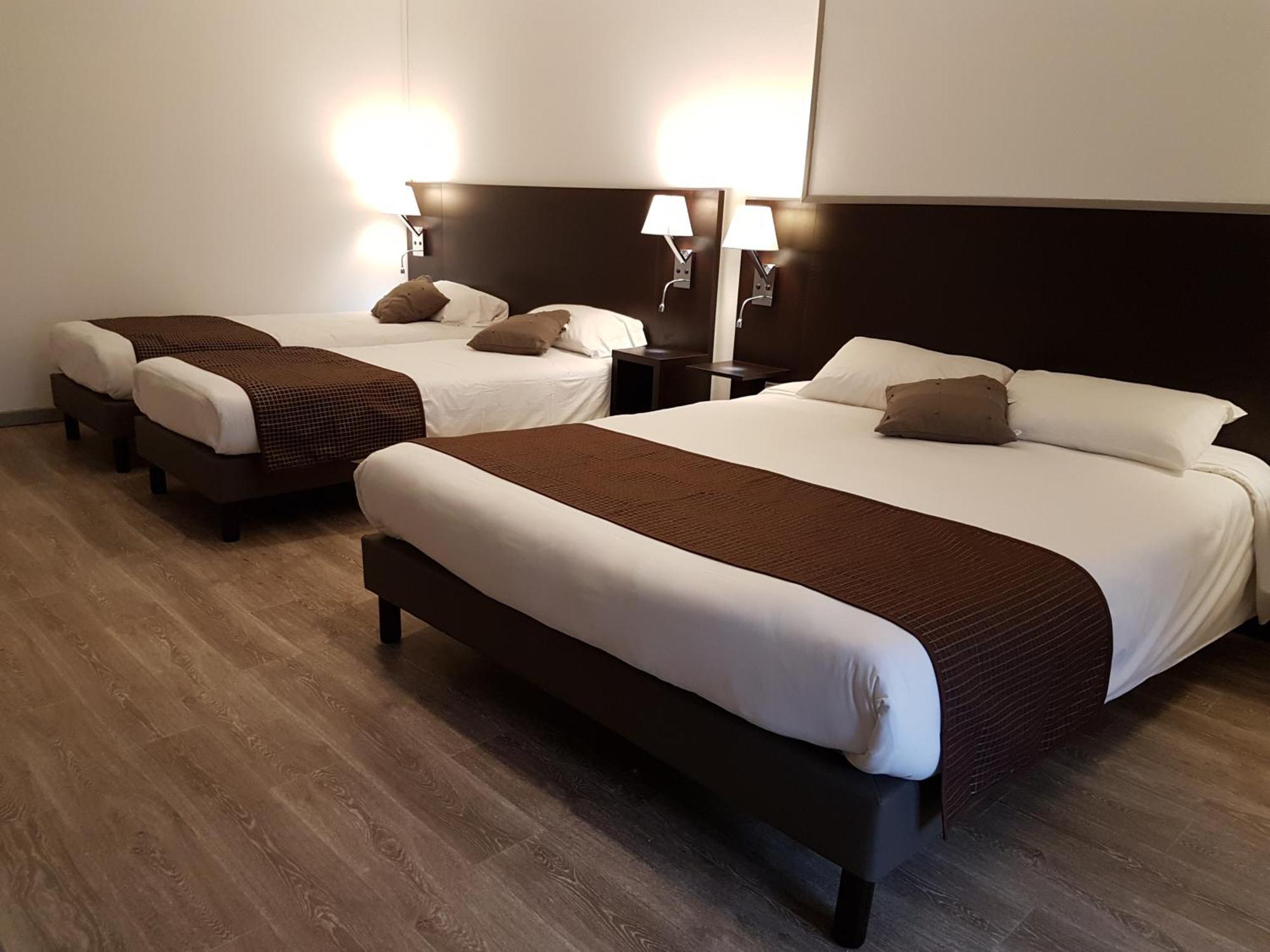 Nevers Hotel Eksteriør billede