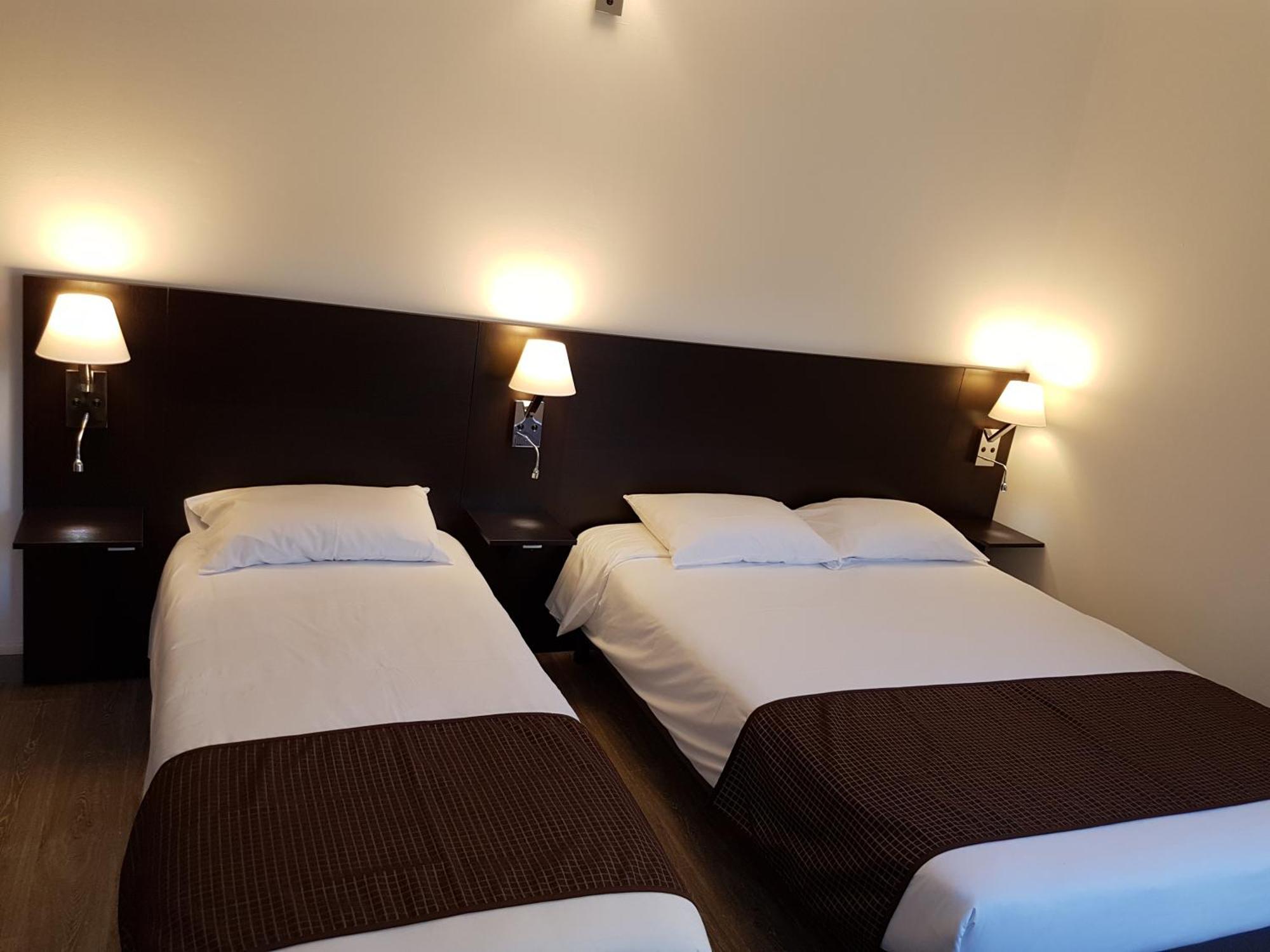 Nevers Hotel Eksteriør billede